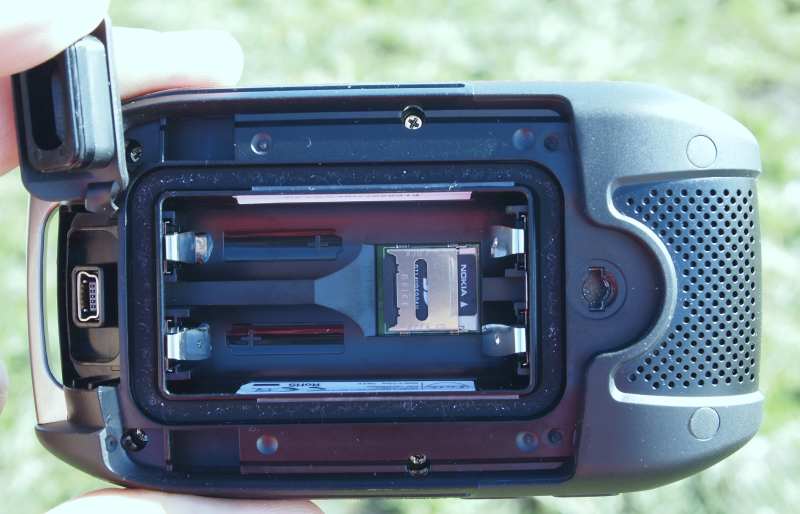Falk LUX30 Rückseite (Bild: Navigation-Professionell.de) Falk LUX30 Rückseite (Bild: Navigation-Professionell.de)