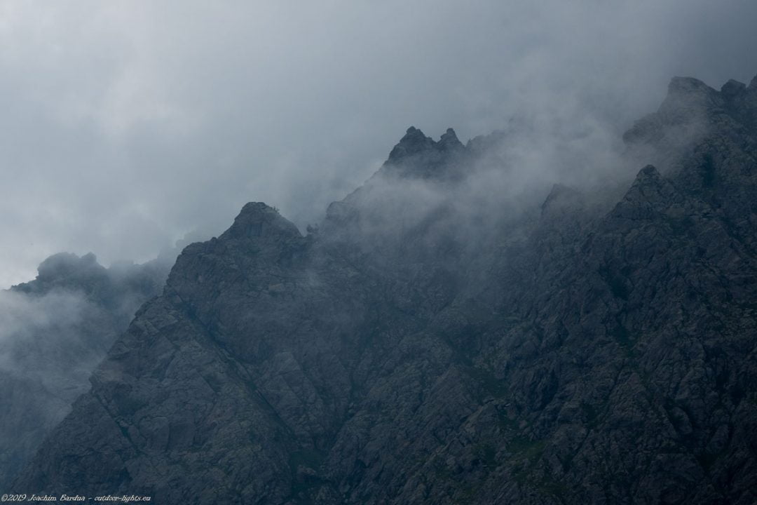 EM10286 PS wolken berge
