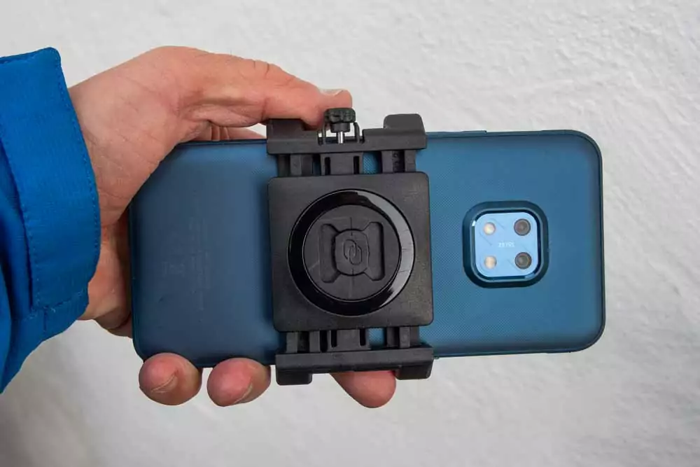 SP Connect Universal Phone Clamp Test - Das Teil hält! 1 Nokia XR20 & SP Connect Universal Phone Clamp, Rückseite