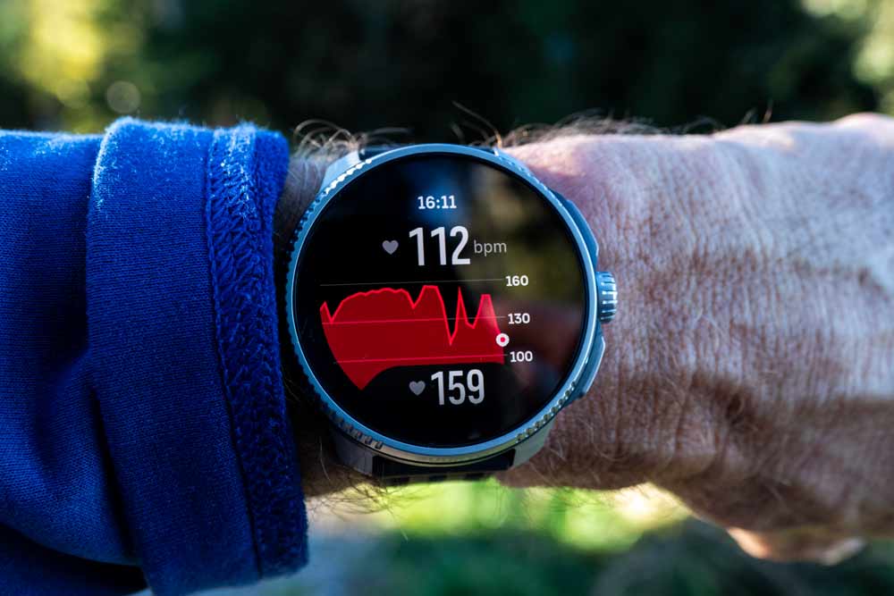 Suunto Race Test - AMOLED-Sportuhr mit starkem Preis-Leistungs-Verhältnis! 4 Suunto Race - Datenseite mit Herzfrequenzgrafik