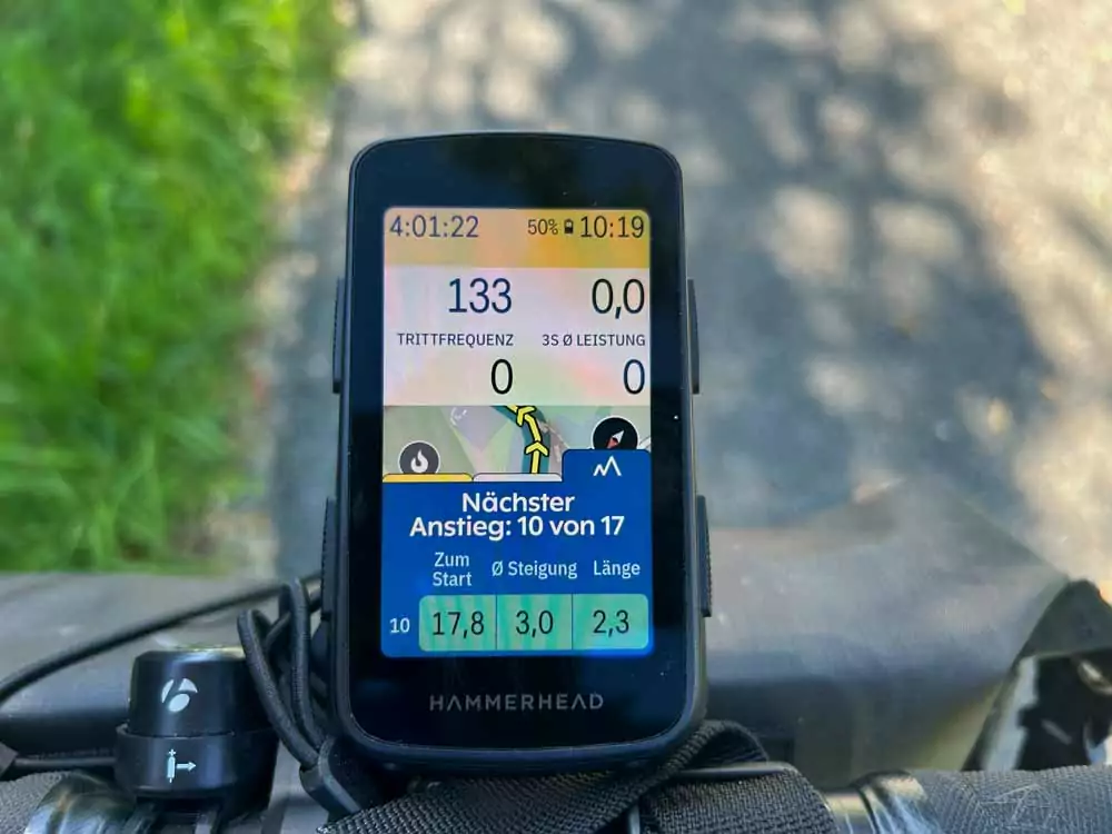 Karoo 3 Test - Mit 4 Datenfeldern und Info im Drawer ist von der Karte wenig zu sehen