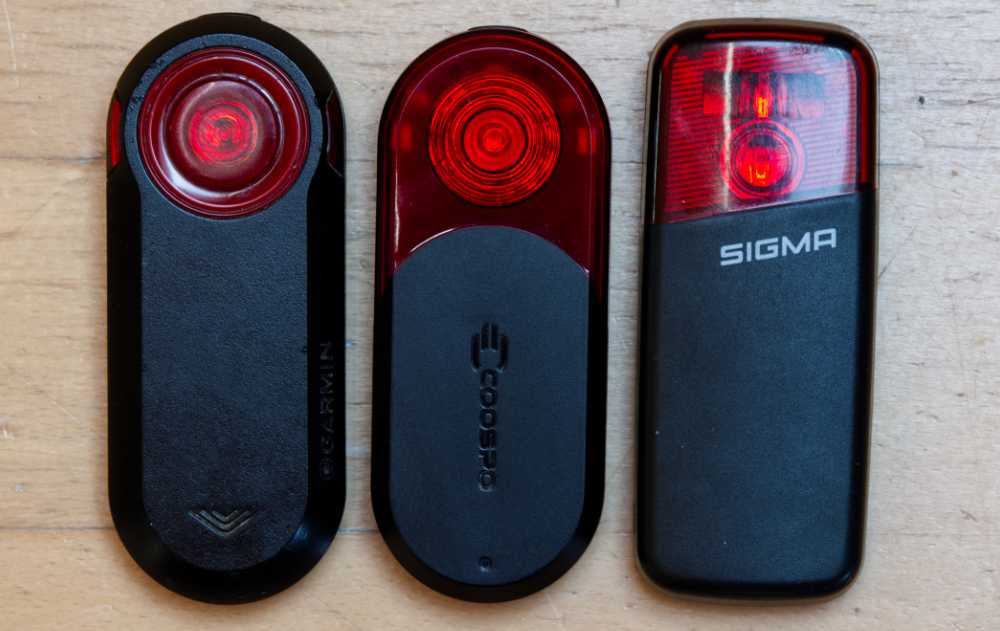 Coospo TR70 - Günstiges Radarsystem für Fahrräder im Test 2 Günstige Radarsysteme (v.l.): Garmin Varia RTL516, Coospo TR70, Sigma Reco 80